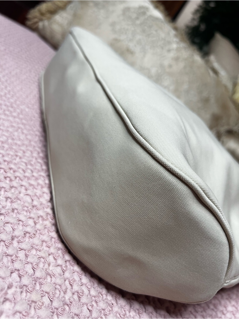 Salvatore Ferragamo Vara/Vala Ivory Canvas Hobo Shoulder Bag AU-21 8194 - Picture 8 of 12
